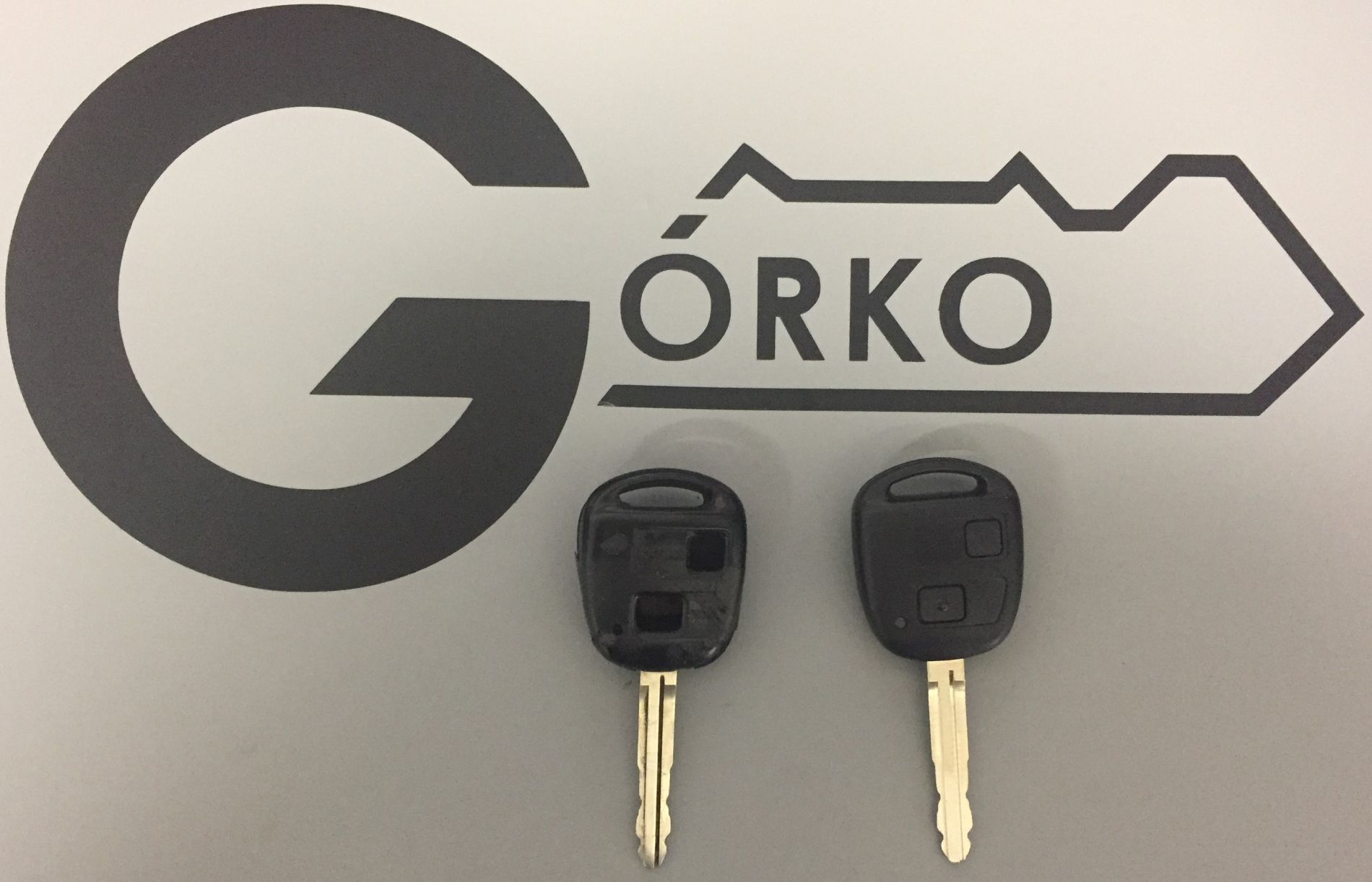 Wymiana obudowy i naprawa elektroniki klucza Toyota Corolla