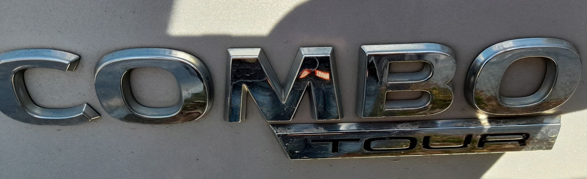Dorobienie klucza do auta Opel Combo z 2017 roku