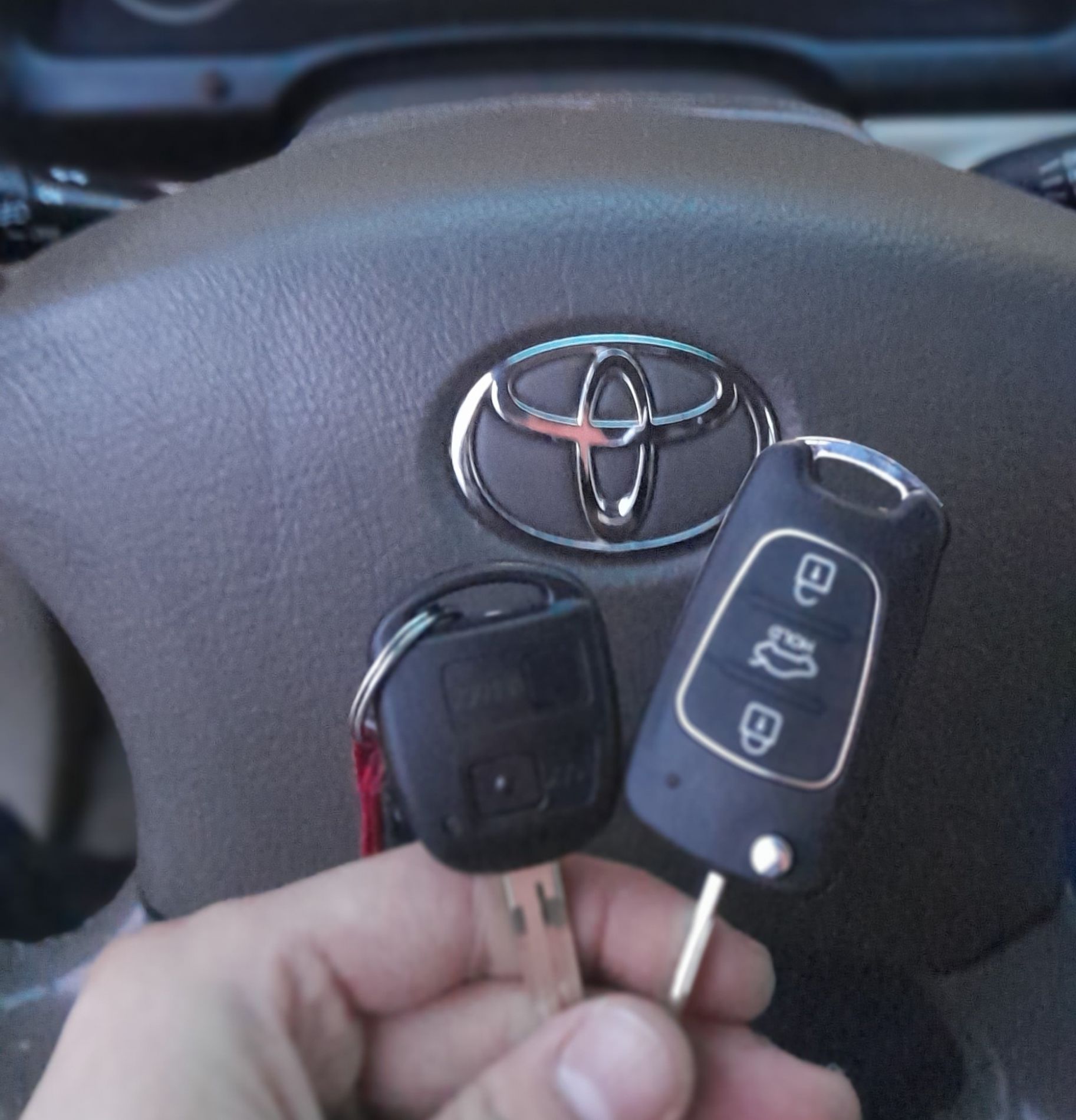 Dorobienie kluczyka do Toyoty Land Crusier J120