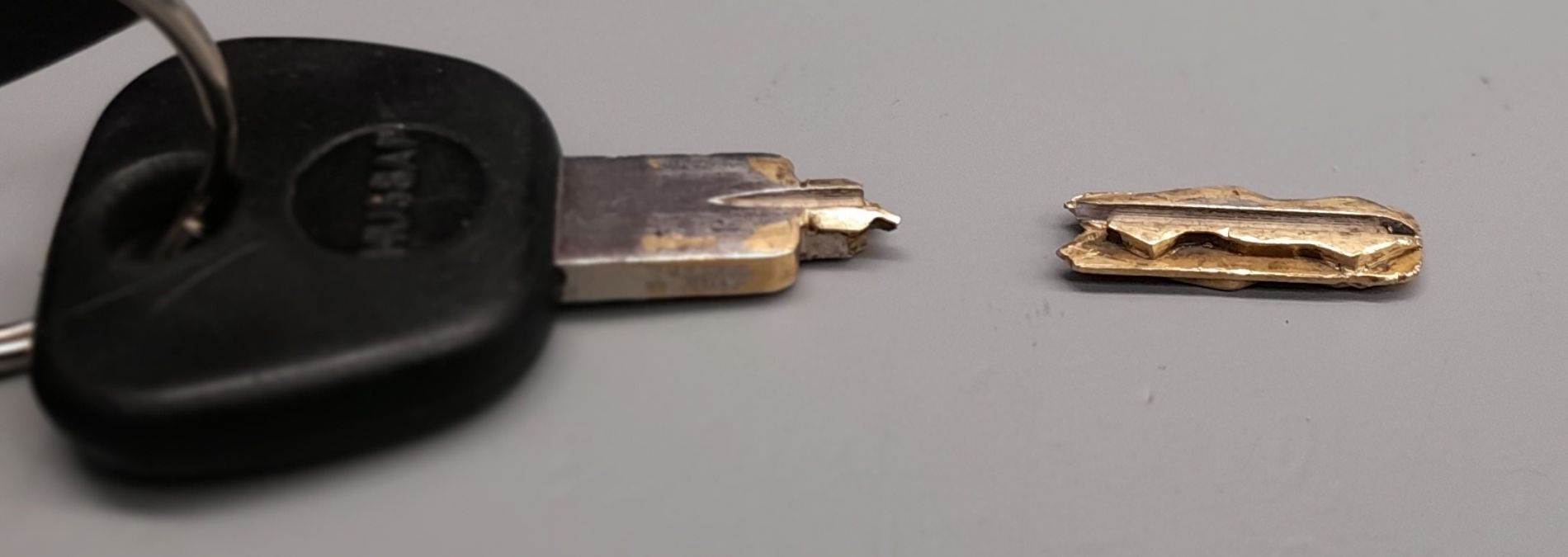 Dorobienie połamanego klucza do auta BMW E36 z 1994 roku