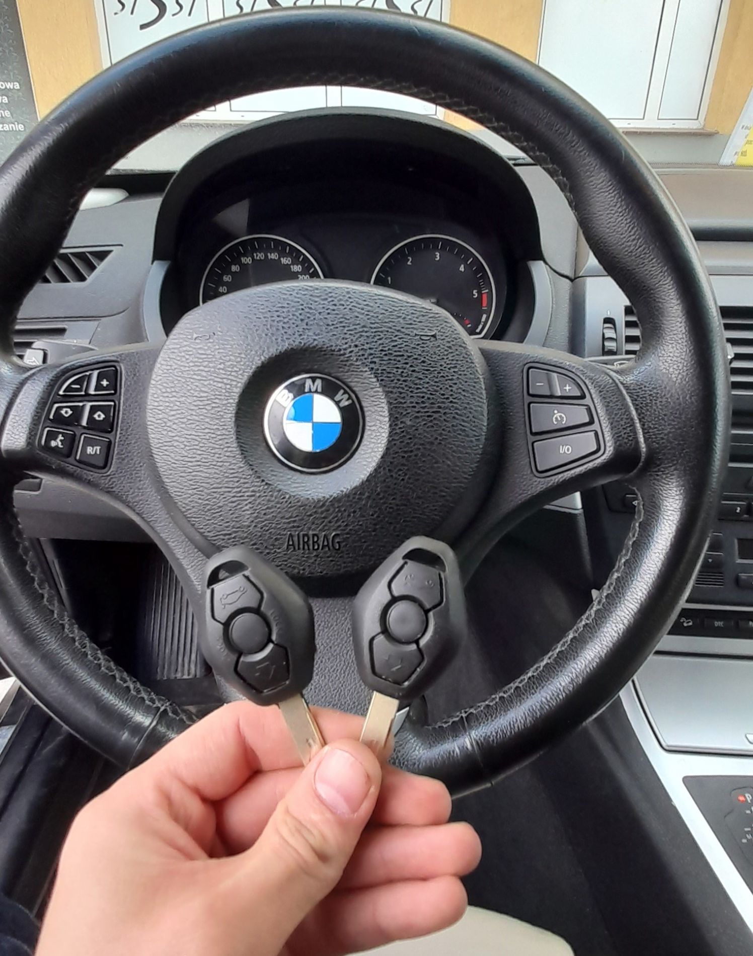 Dorobienie klucza do BMW X3 z 2010 roku