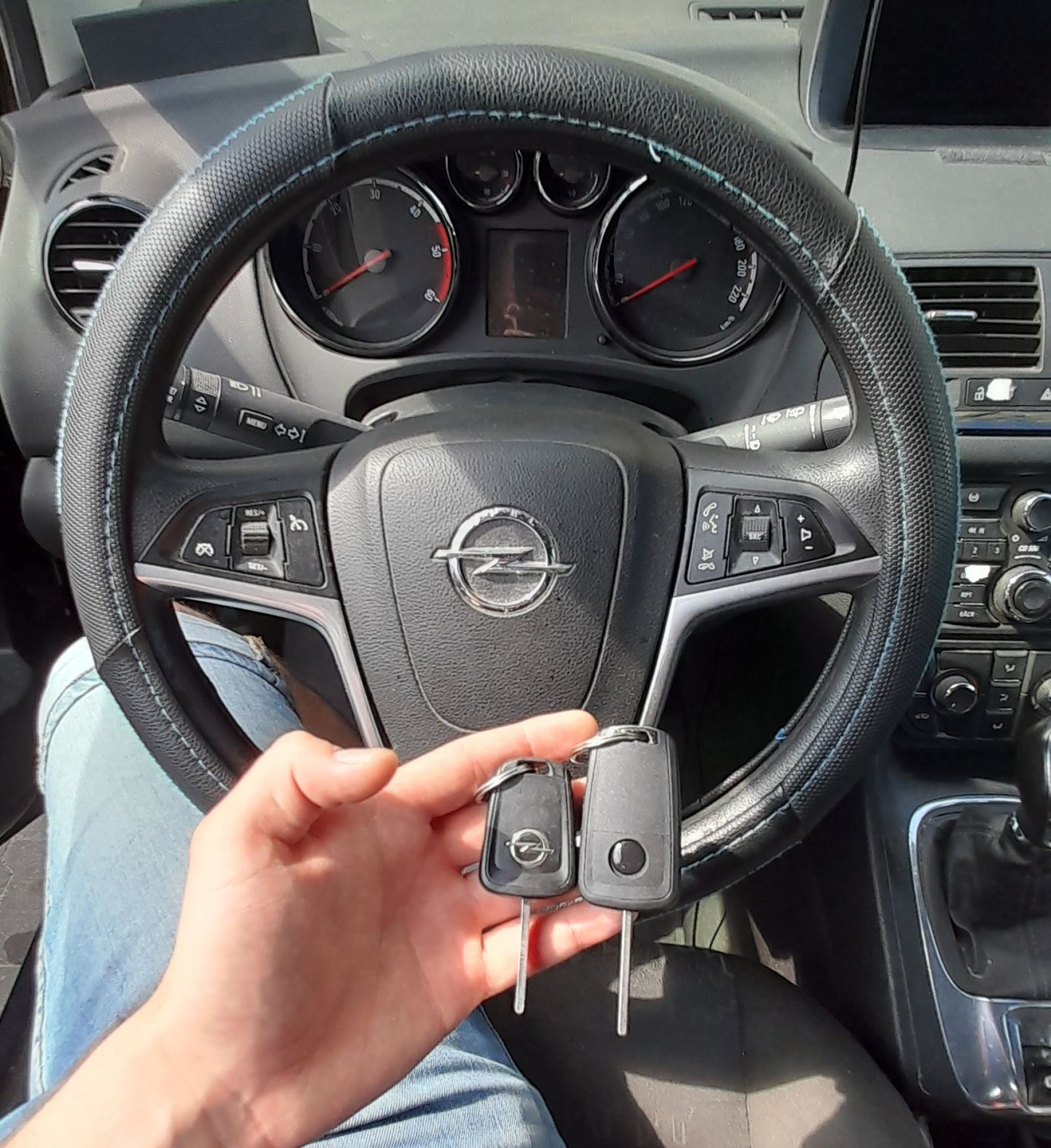 Dorobienie kluczyka do auta Opel Meriva z 2013 roku