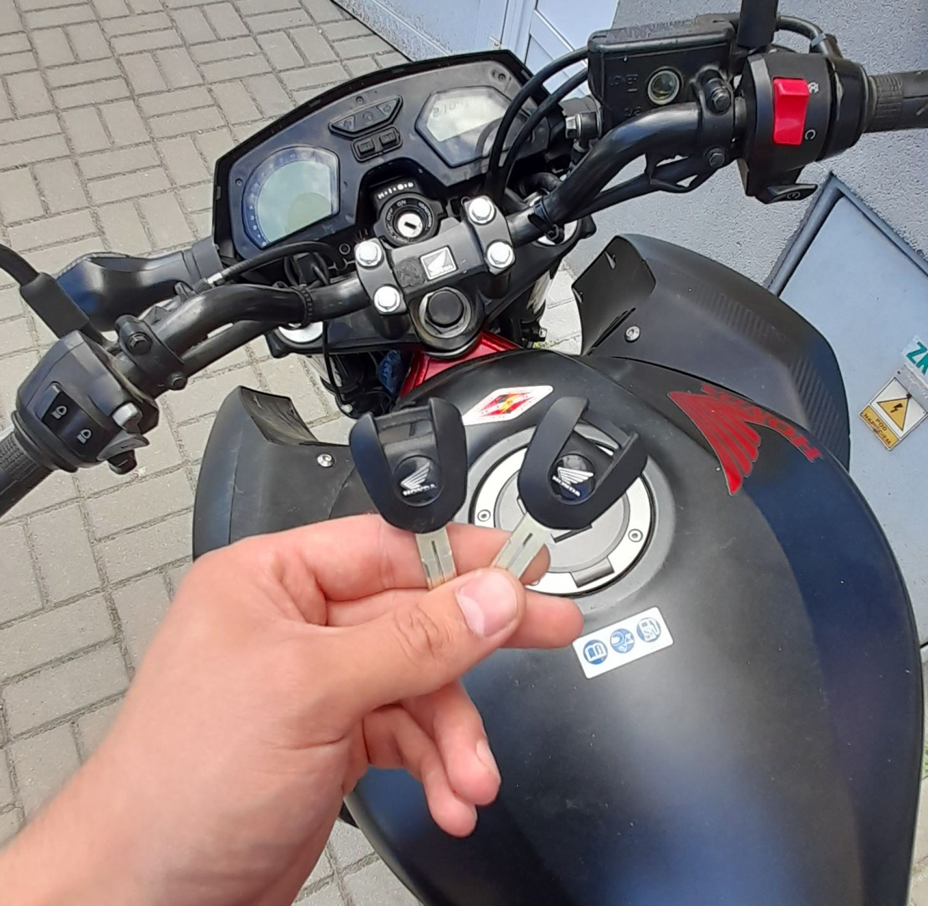 Wykonanie kopii klucza do motocykla Honda CB 650F z 2016 roku