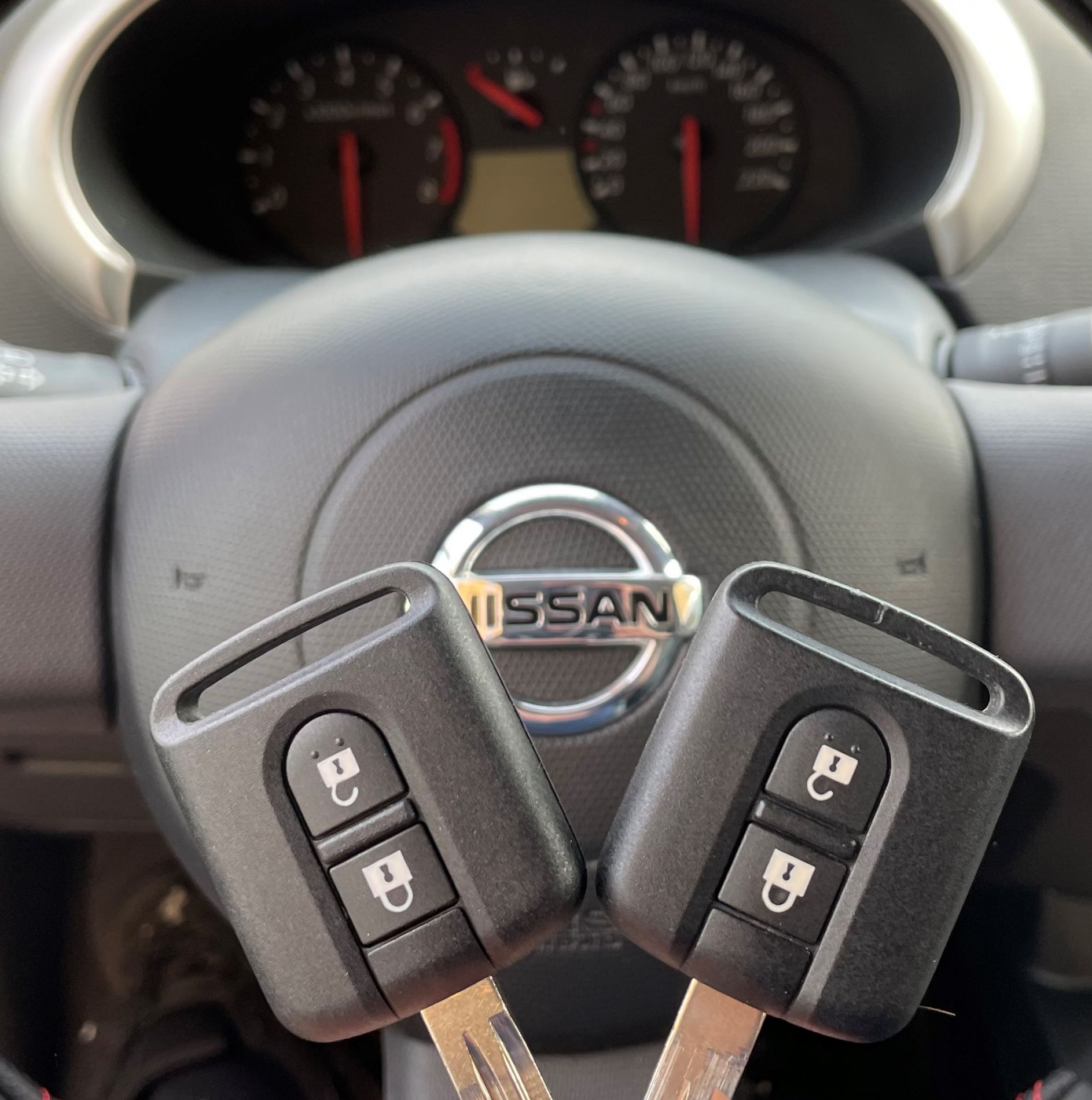 Dorobienie klucza z transponderem i pilotem do auta Nissan Micra K12