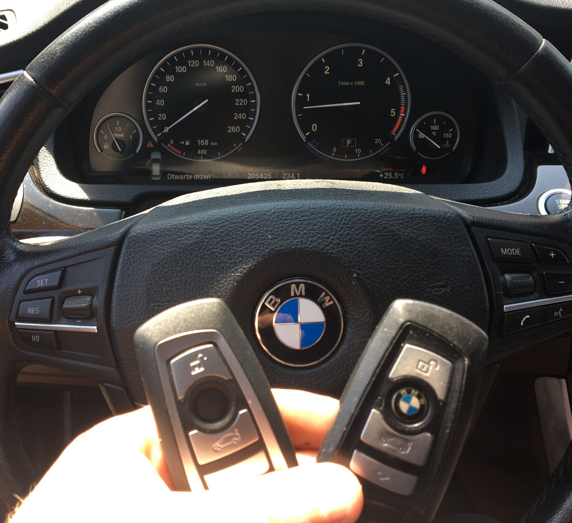 Dorobienie klucza z pilotem do auta BMW 5 GT z 2012 roku