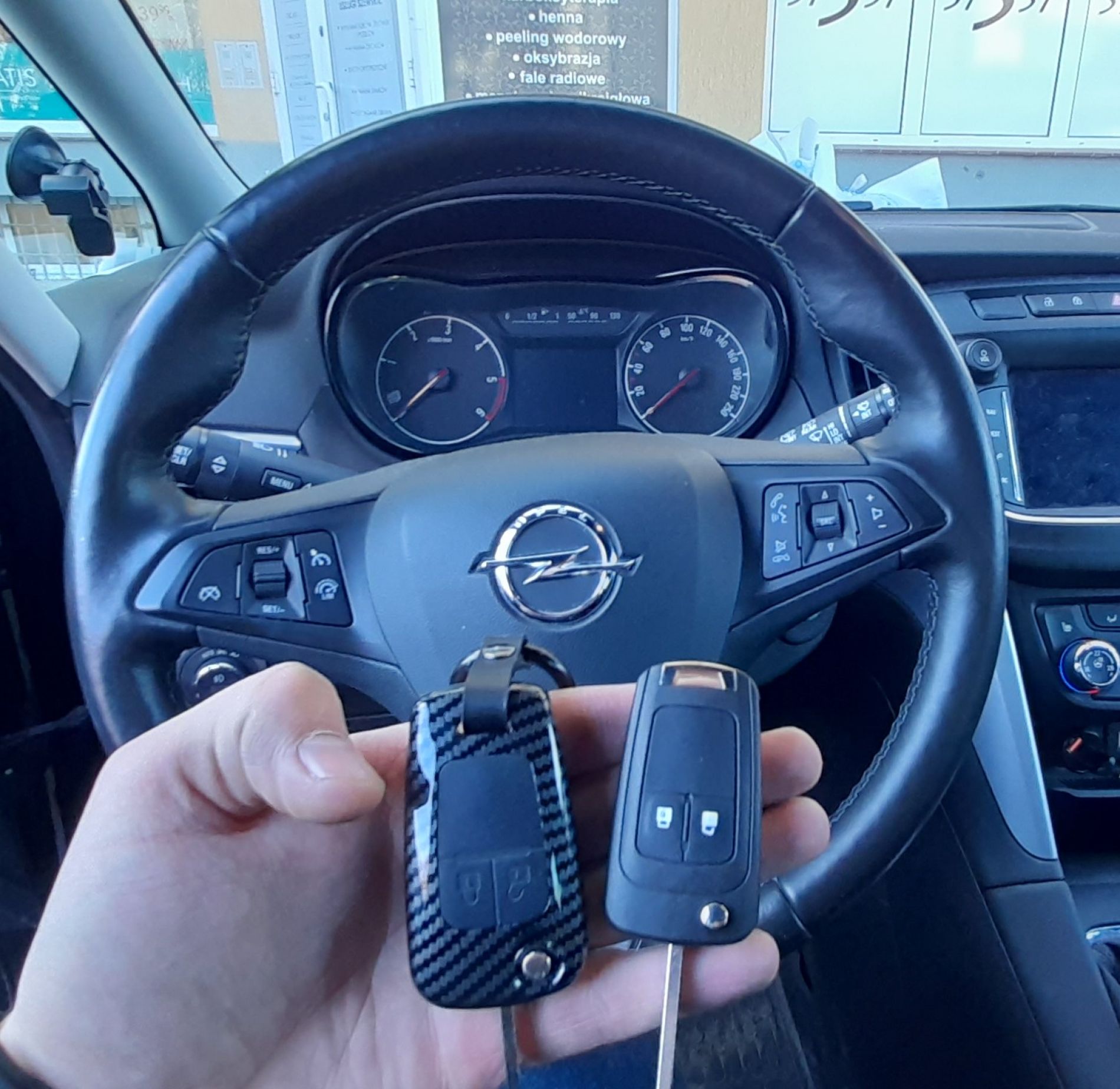 Dorobienie kluczyka zapasowego do auta Opel Zafira z 2017 roku