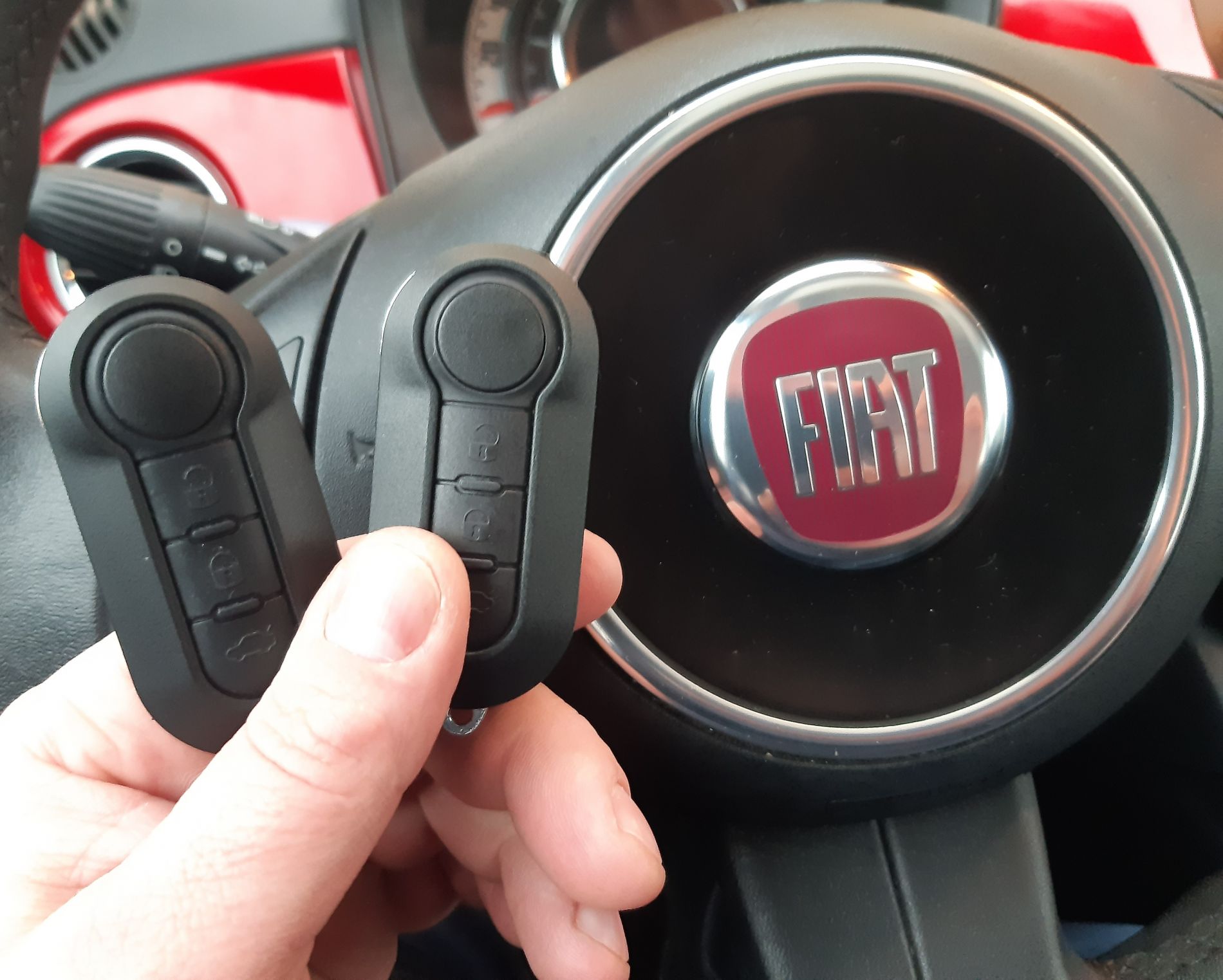 Dorobienie kluczyka z pilotem do Fiata 500