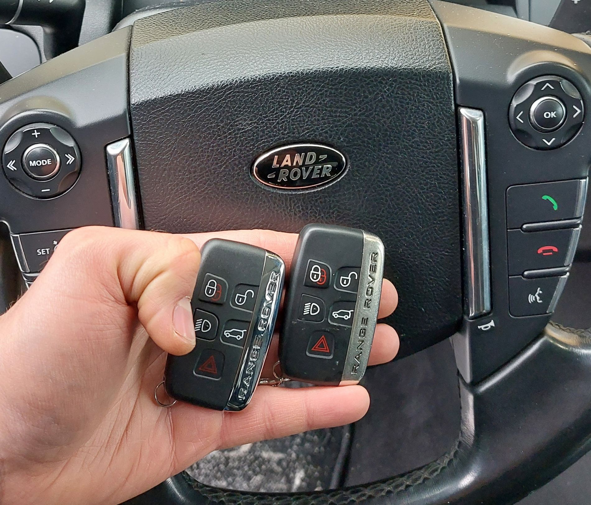 Dorobienie klucza do samochodu Range Rover Sport z 2013 roku