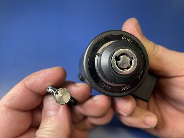 Jak dorobiliśmy klucz do V-Rod Muscle na podstawie stacyjki Jak dorobiliśmy klucz do V-Rod Muscle na podstawie stacyjki