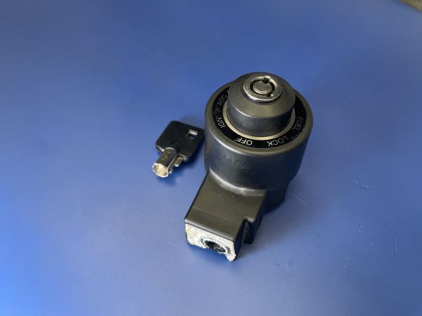 Jak dorobiliśmy klucz do V-Rod Muscle na podstawie stacyjki Jak dorobiliśmy klucz do V-Rod Muscle na podstawie stacyjki