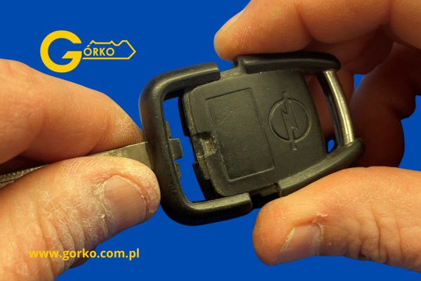 Jak naprawić klucz do samochodu Opel Vectra? Jak naprawić klucz do samochodu Opel Vectra?