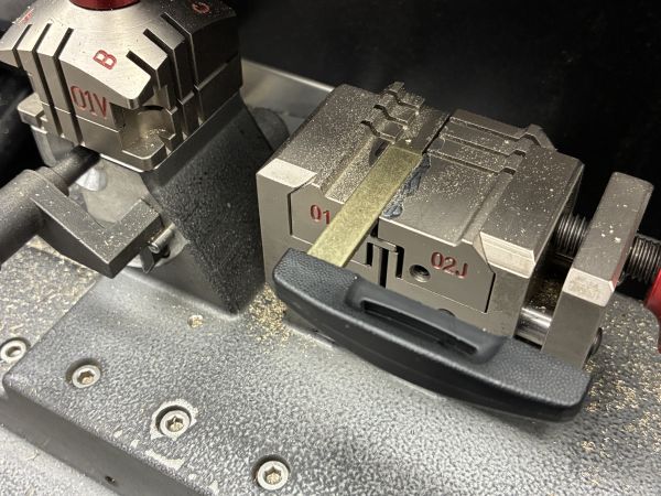 Dorobienie zapasowej karty do Renault Clio IV (2019) — wykonanie krok po kroku Dorobienie zapasowej karty do Renault Clio IV (2019) — wykonanie krok po kroku