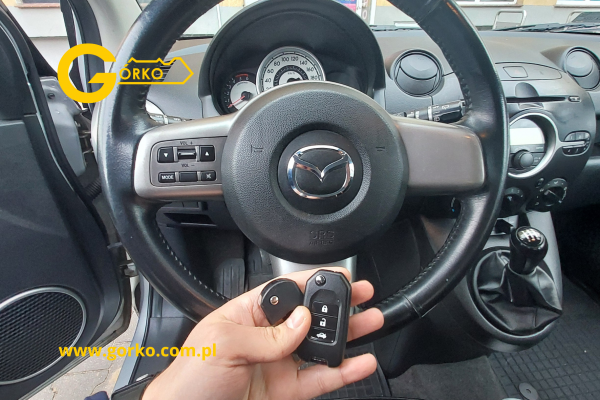 Dorobienie klucza zapasowego w scyzoryku do Mazdy 2