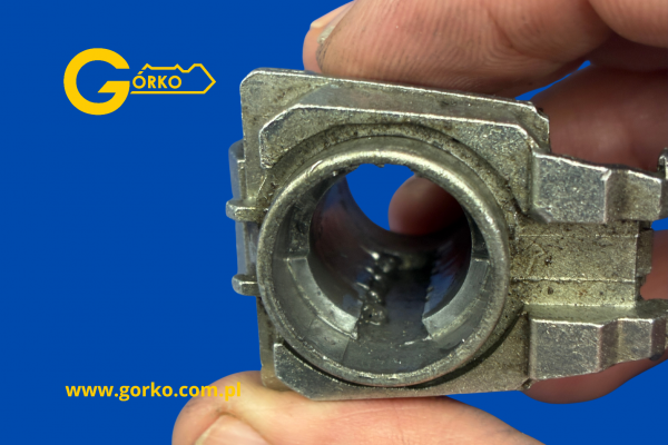 Naprawa wkładu zamka do Toyoty RAV4