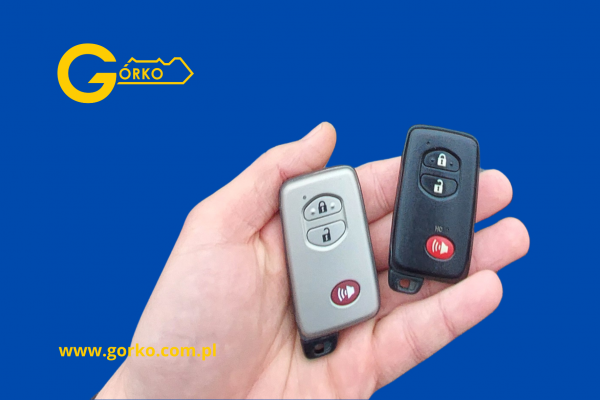 Dorobienie klucza z funkcją Keyless do Toyoty Prius sprowadzonej z USA