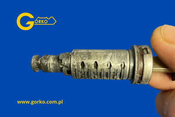 Naprawa wkładu zamka BMW X5 – gdy bębenek obraca się dookoła własnej osi