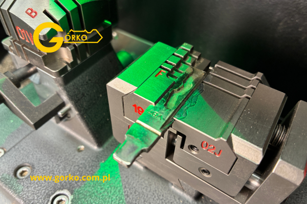 Wymiana obudowy i grotu w kluczu do Seat Alhambra Wymiana obudowy i grotu w kluczu do Seat Alhambra