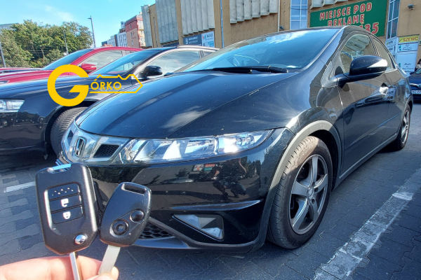 Dorobienie klucza do Hondy Civic VIII (UFO) – nowy klucz w wersji scyzorykowej