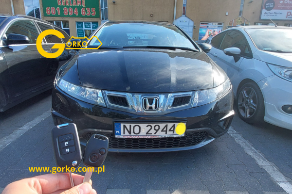 Dorobienie klucza do Hondy Civic VIII (UFO) – nowy klucz w wersji scyzorykowej