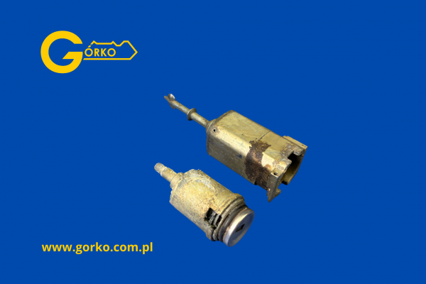 Naprawa wkładu zamka Mercedes W163 (Klasa M)