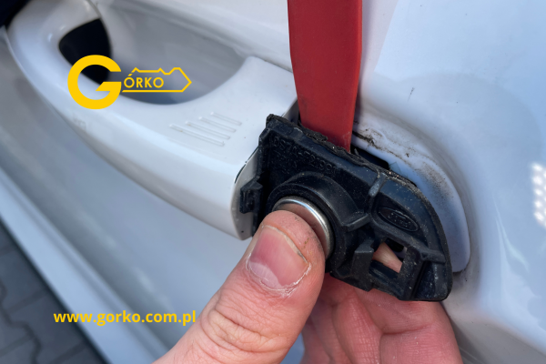 Naprawa wkładu zamka Ford Mustang 2014