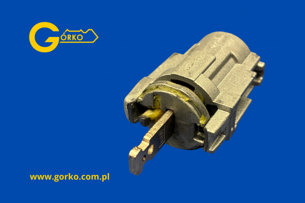 Dlaczego w Nissanie klucz blokuje się w stacyjce? Przykład naprawy stacyjki Nissan Micra K13