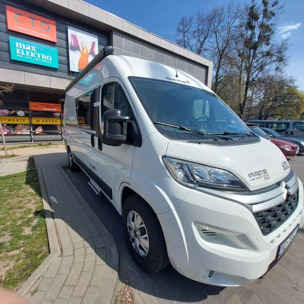 Dorobienie kluczy do Citroena Jumpera z zabudową kempingową – kompleksowa obsługa kampera dla wypożyczalni