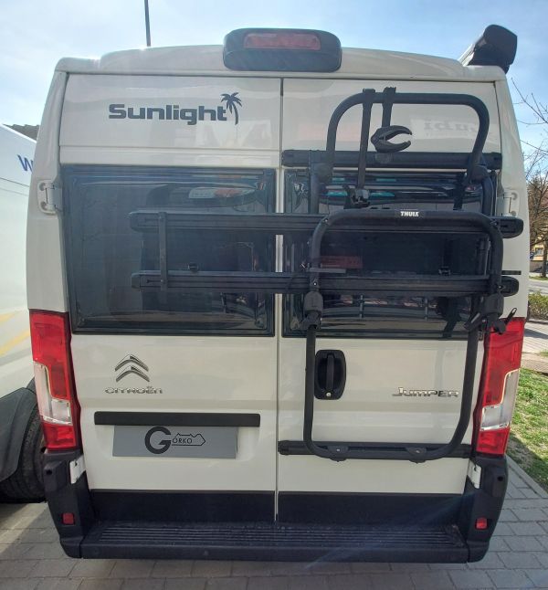 Dorobienie kluczy do Citroena Jumpera z zabudową kempingową – kompleksowa obsługa kampera dla wypożyczalni