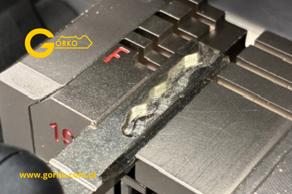 Naprawa zablokowanej stacyjki Skoda Roomster z wymiana kopyta