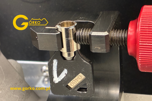 Dorabianie kluczy tubularnych do sterowania maszynami CNC